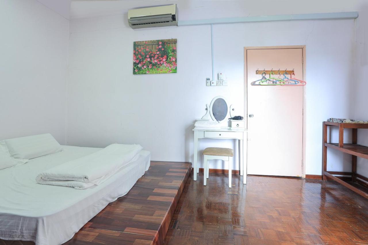 Oyo Home 90229, 3 Little Birds Homestay 4Bhk ملقا المظهر الخارجي الصورة