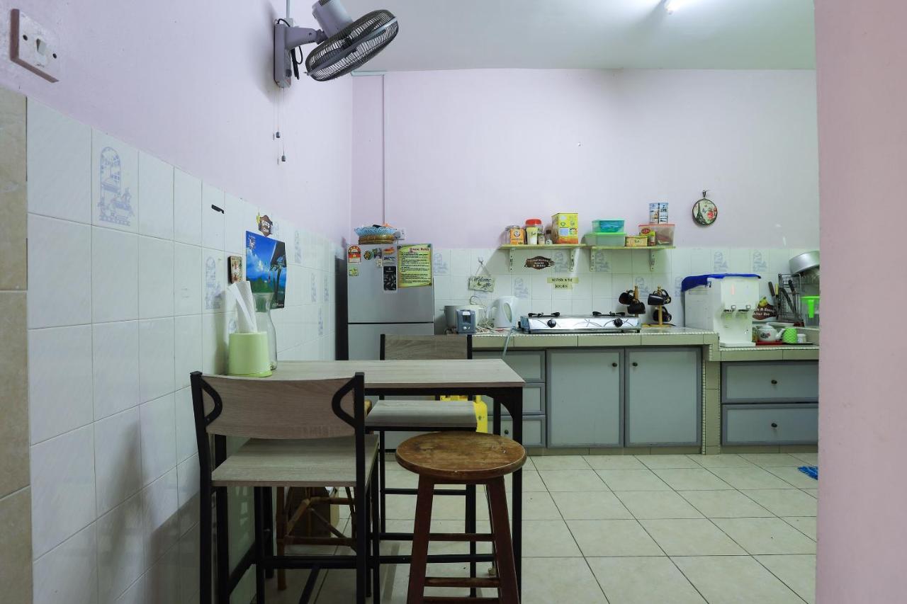 Oyo Home 90229, 3 Little Birds Homestay 4Bhk ملقا المظهر الخارجي الصورة