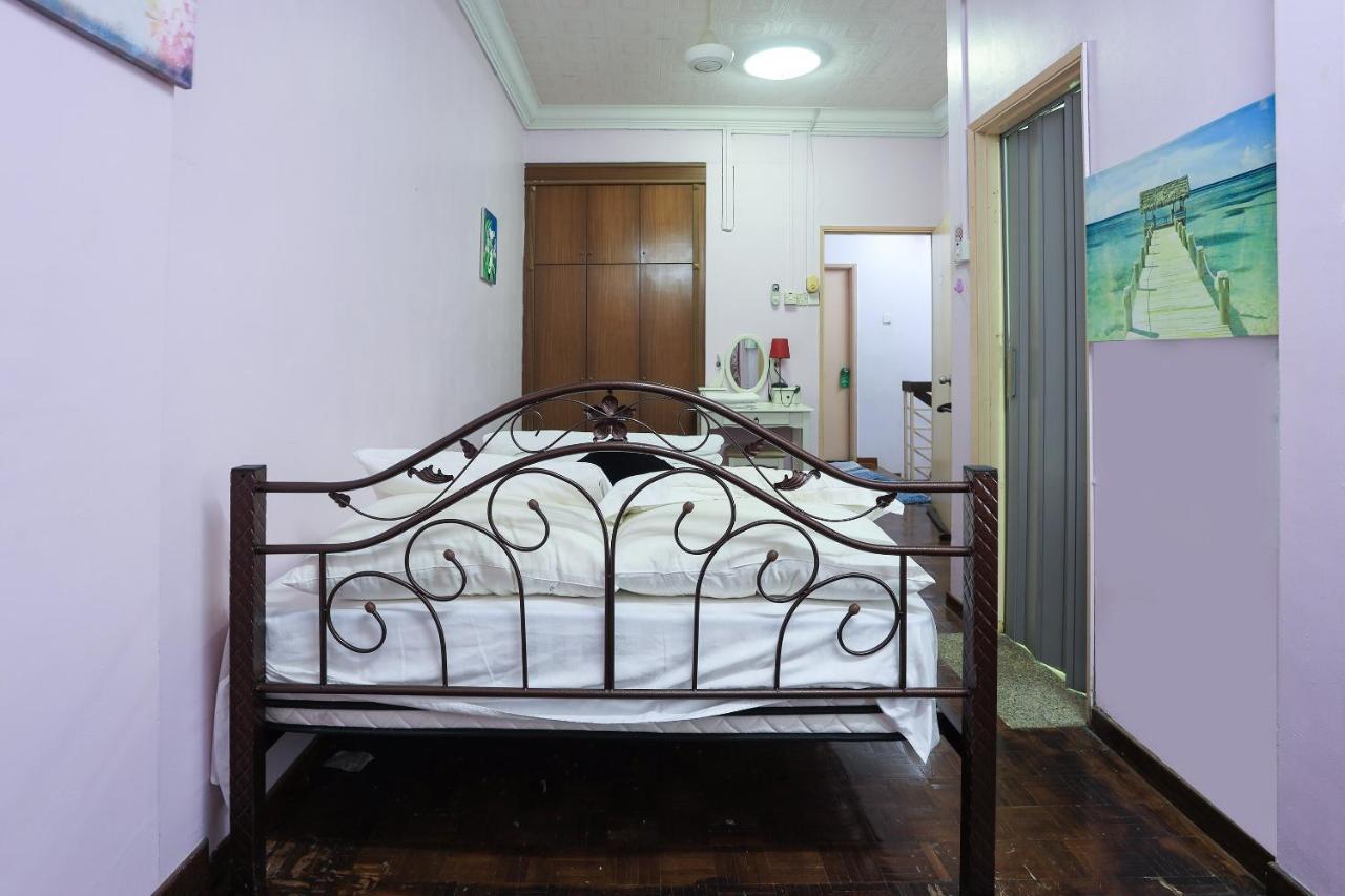 Oyo Home 90229, 3 Little Birds Homestay 4Bhk ملقا المظهر الخارجي الصورة