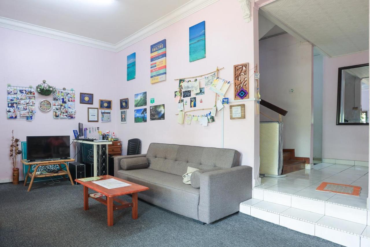 Oyo Home 90229, 3 Little Birds Homestay 4Bhk ملقا المظهر الخارجي الصورة