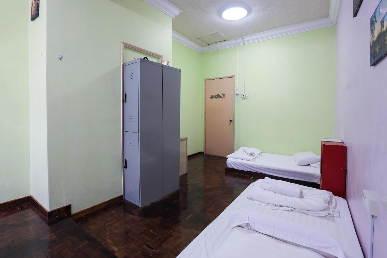 Oyo Home 90229, 3 Little Birds Homestay 4Bhk ملقا المظهر الخارجي الصورة