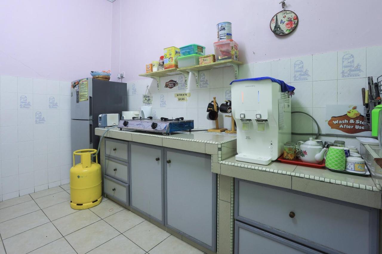 Oyo Home 90229, 3 Little Birds Homestay 4Bhk ملقا المظهر الخارجي الصورة