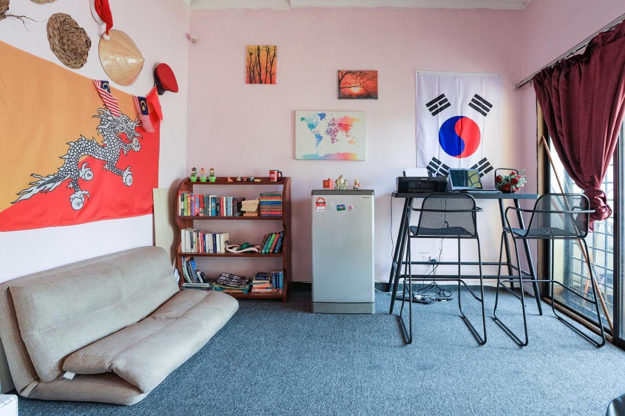 Oyo Home 90229, 3 Little Birds Homestay 4Bhk ملقا المظهر الخارجي الصورة