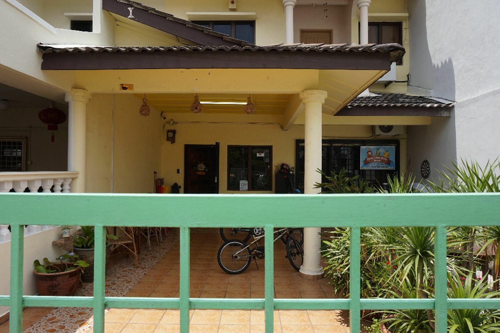 Oyo Home 90229, 3 Little Birds Homestay 4Bhk ملقا المظهر الخارجي الصورة